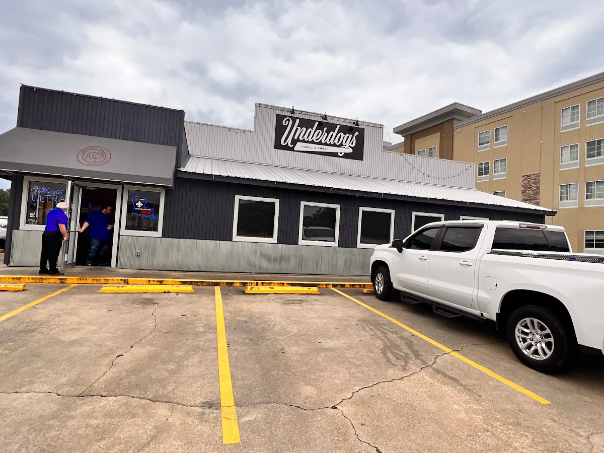 Underdogs Grill & Chill